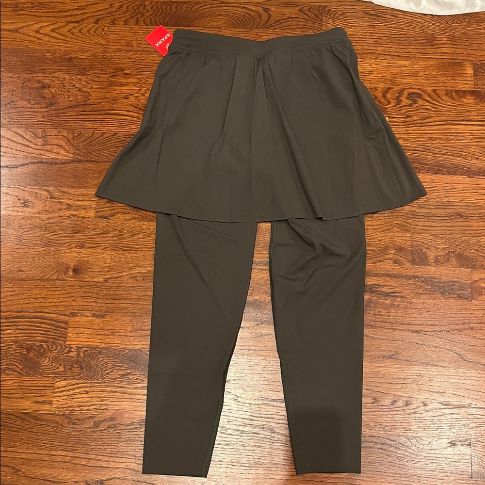 SPANX NWT Booty Boost Skirt around 7/8 Skirted Leggings - Picture 2 of 7